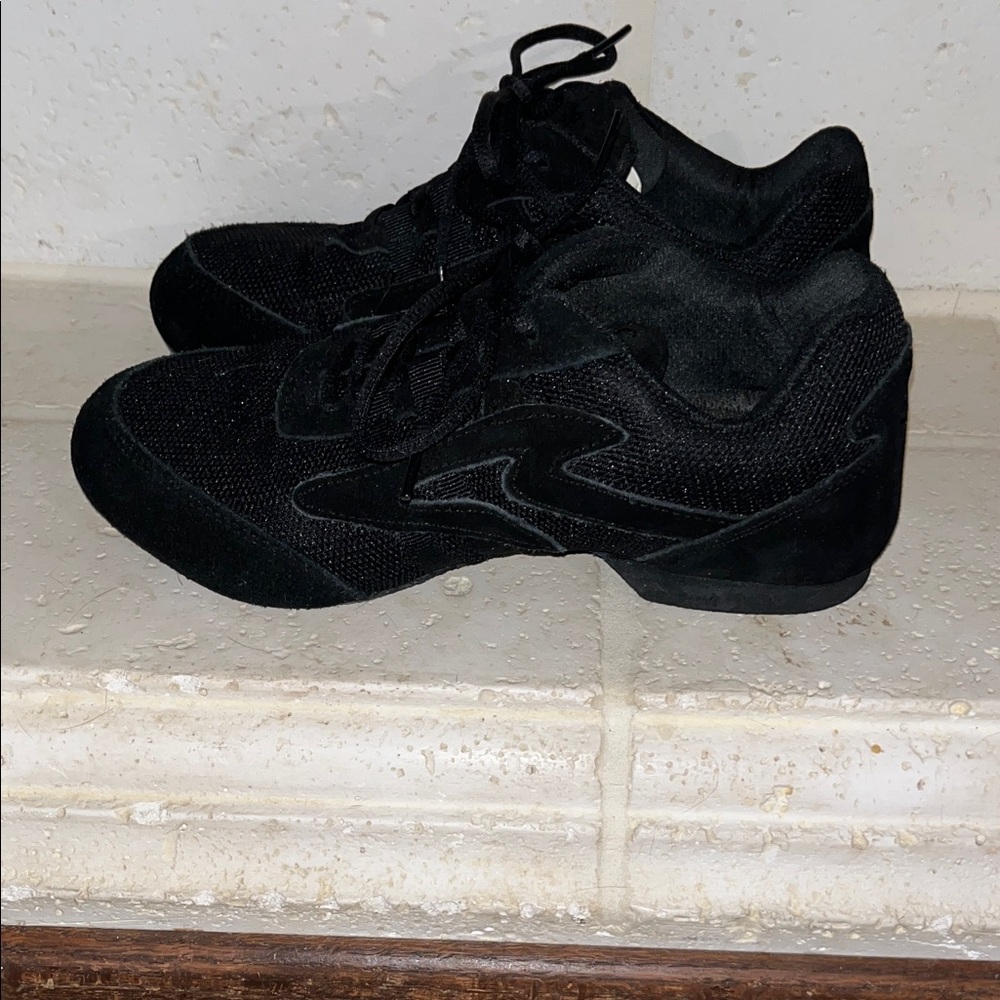 Skazz Sasha Black dance shoes. Great condition. Size 8. Runs a bit small.
